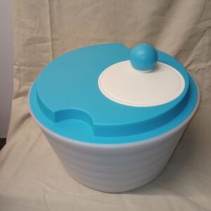 NEW Tupperware Salad Spinner